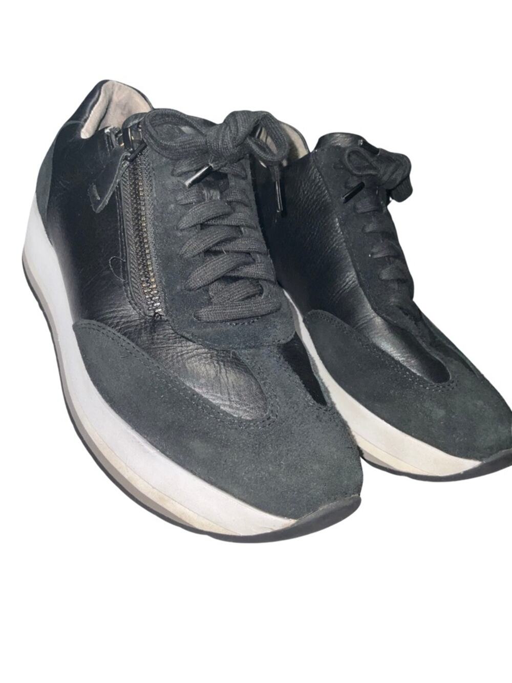 Johnston Murphy Gracie Side Zip Black Leather Sneaker EUC Size 8.5 TruFoam